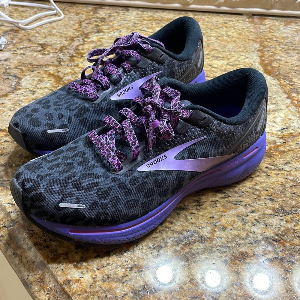 New Without Box - Brooks Ghost 14 Size 8